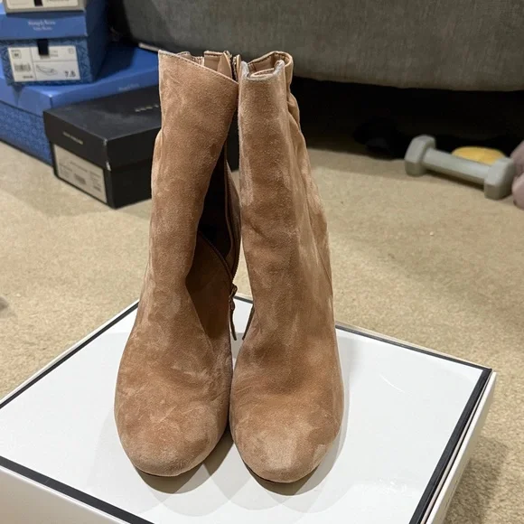 White House Black Market Brown Suede Heeled Boots size 7.5M - Picture 4 of 6